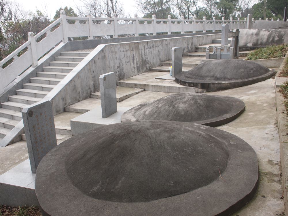 Xiangyang Martyr Cemetery